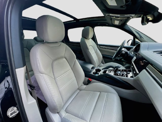 Certified 2023 Porsche Cayenne Platinum Edition AWD/4WD image 28