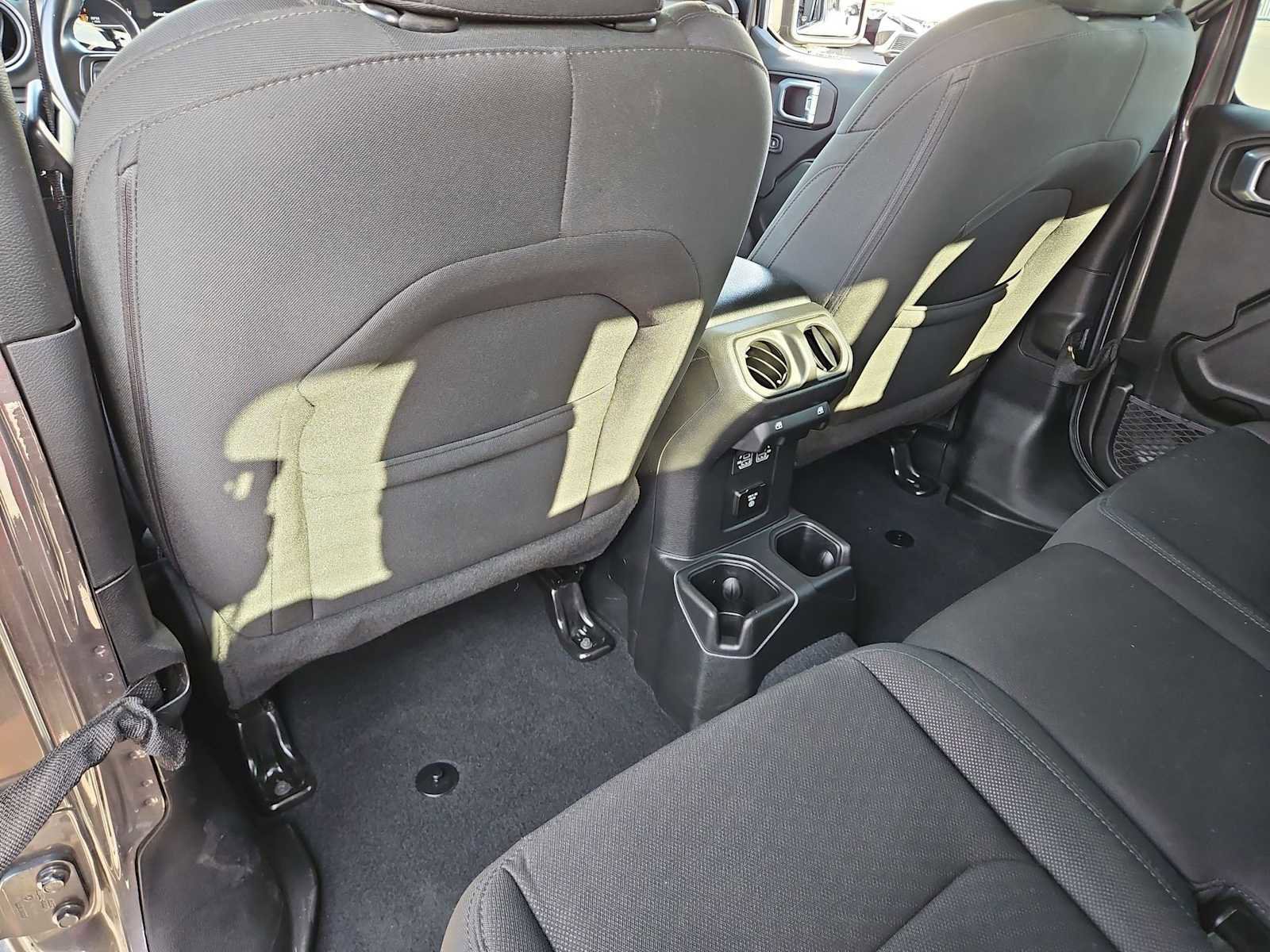 Used 2022 Jeep Gladiator Sport image 17