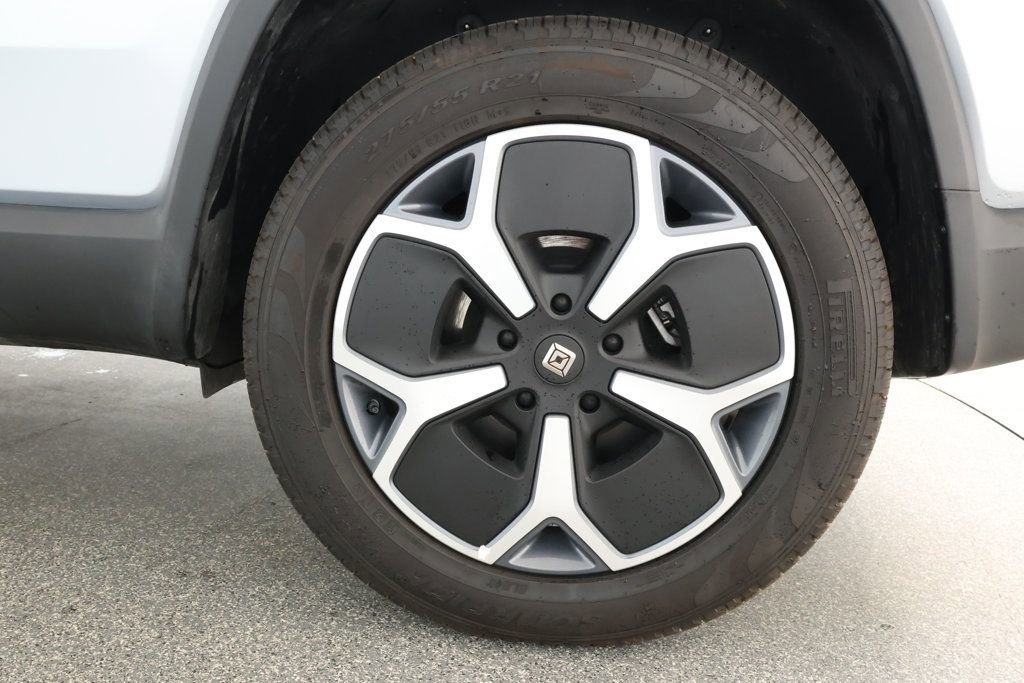 Used 2023 Rivian R1S Adventure image 7