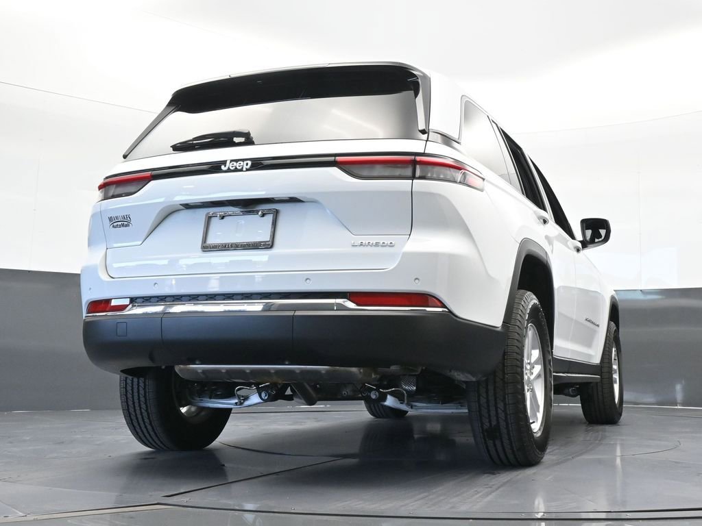 Used 2025 Jeep Grand Cherokee Laredo image 31