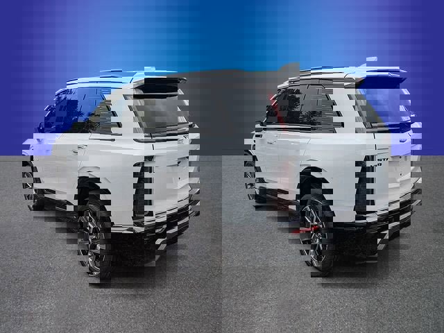 New 2026 Cadillac Vistiq Sport w/ LPO, Floor Liner Package AWD/4WD image 3