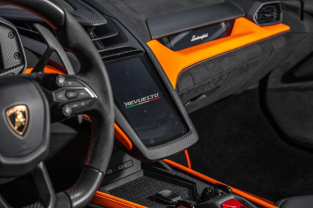 Used 2024 Lamborghini Revuelto AWD/4WD image 43