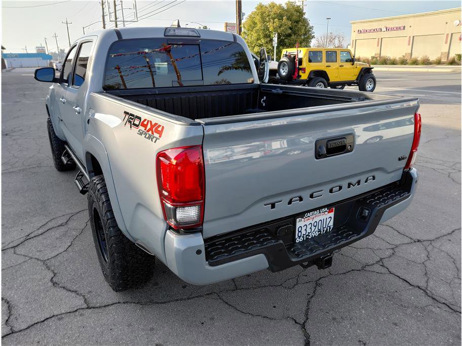 Used 2019 Toyota Tacoma TRD Sport image 15