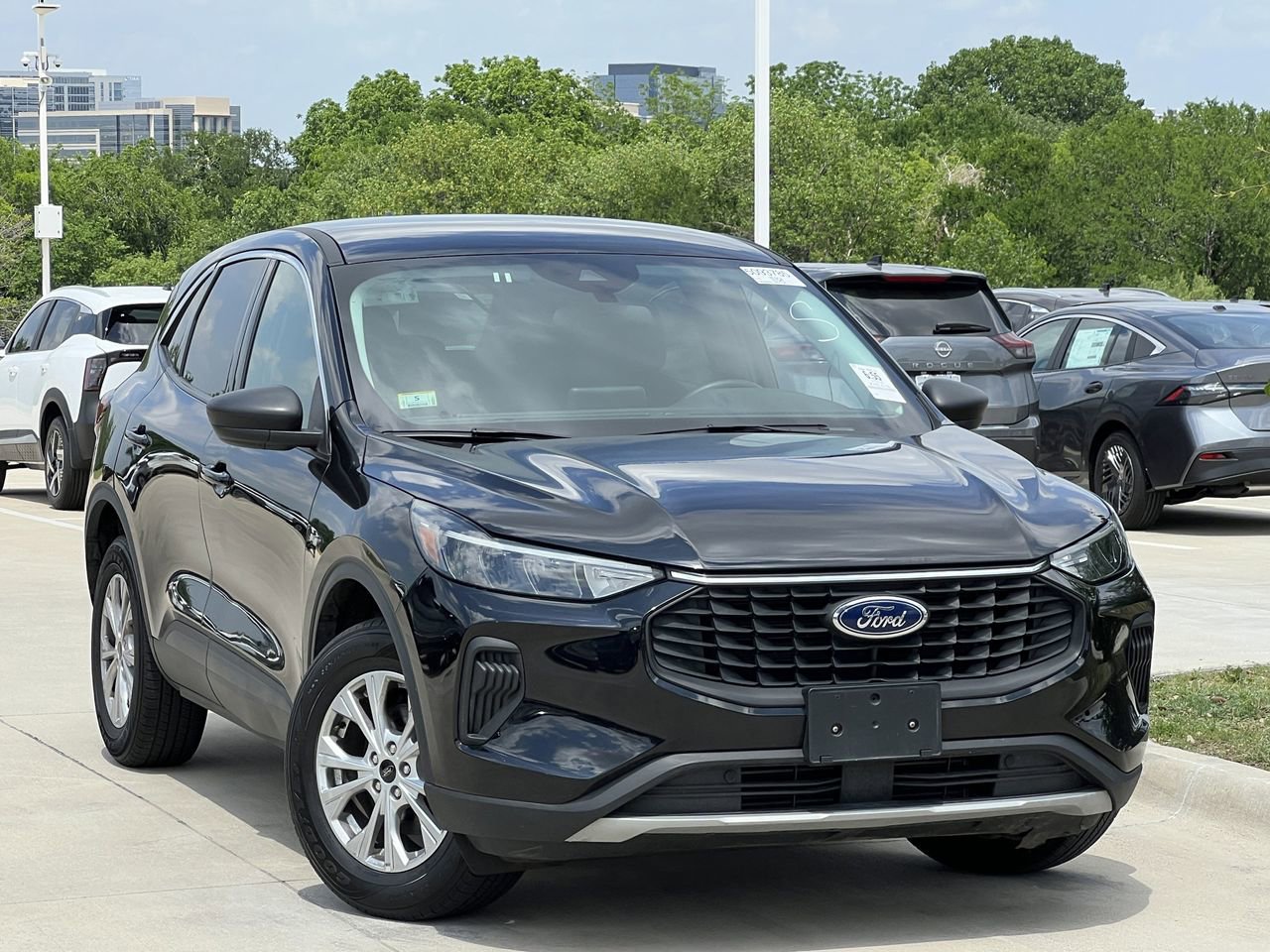 Used 2024 Ford Escape Active AWD/4WD image 2