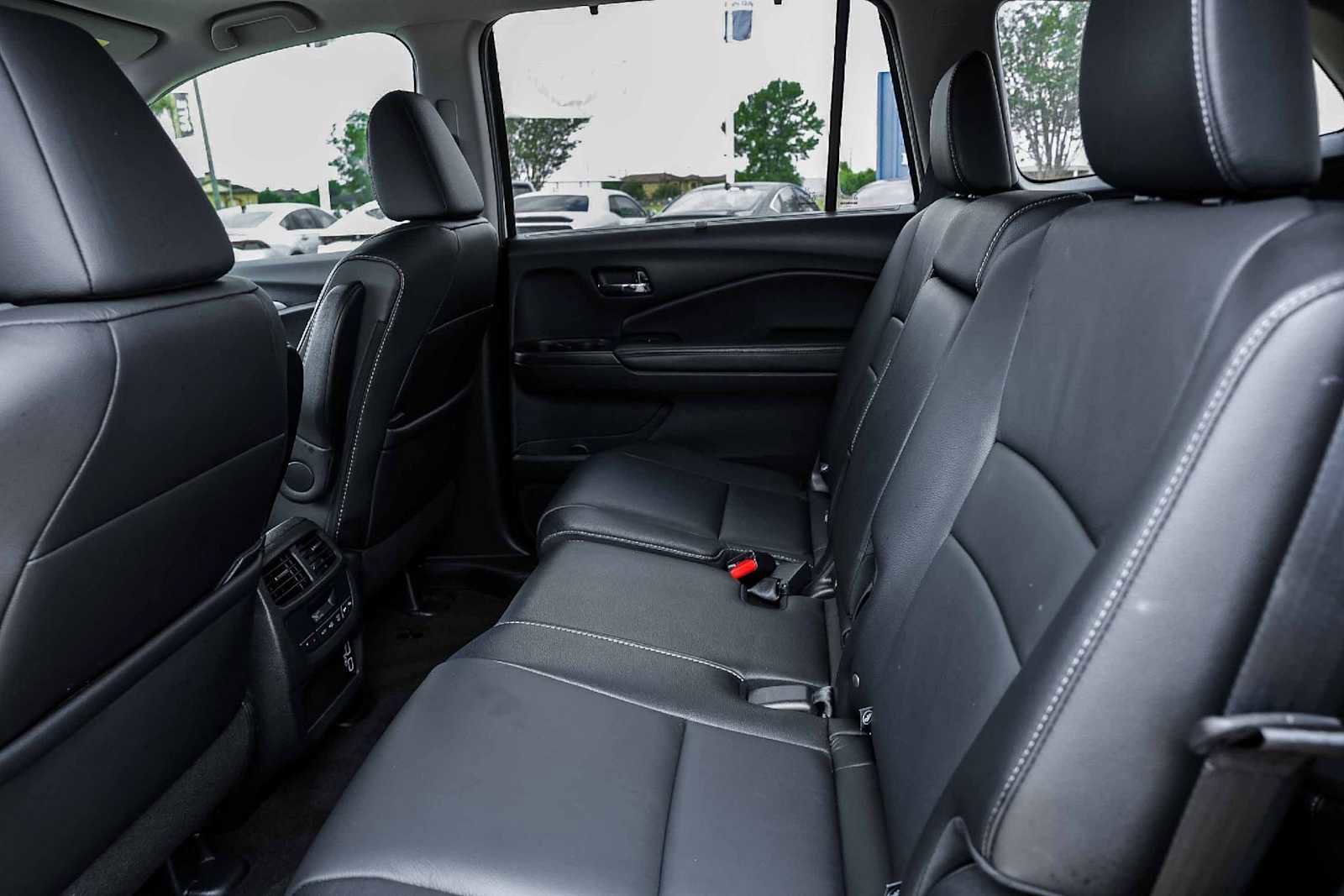 Used 2021 Honda Pilot Special Edition image 12