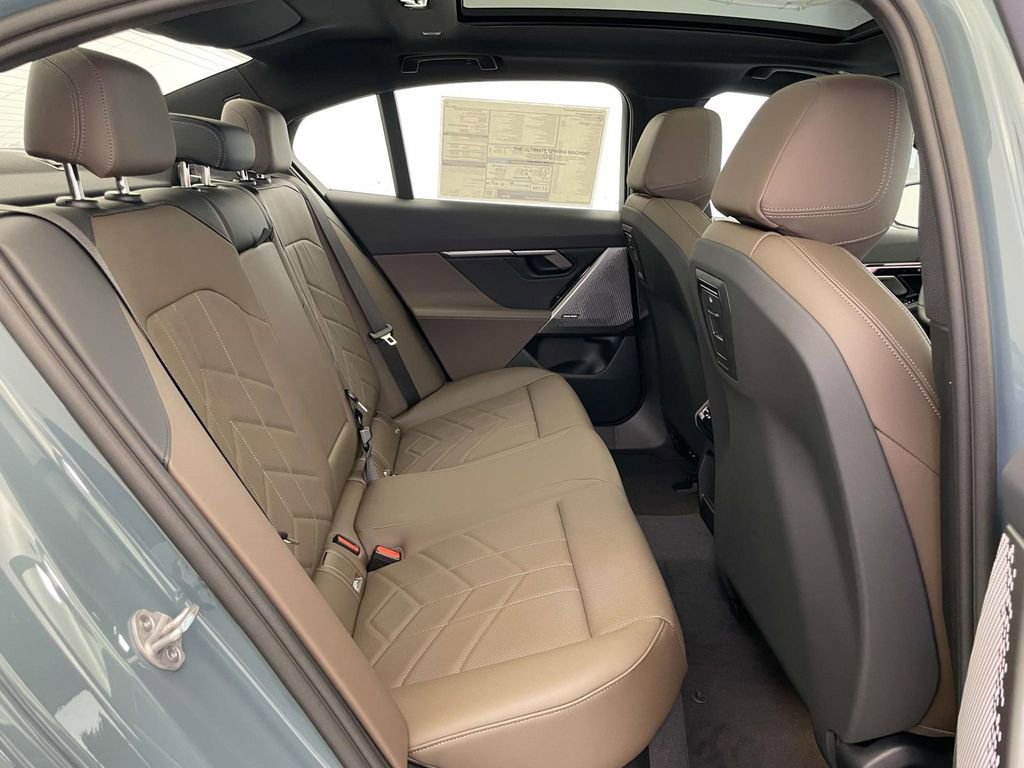 New 2026 BMW 550e xDrive AWD/4WD image 19