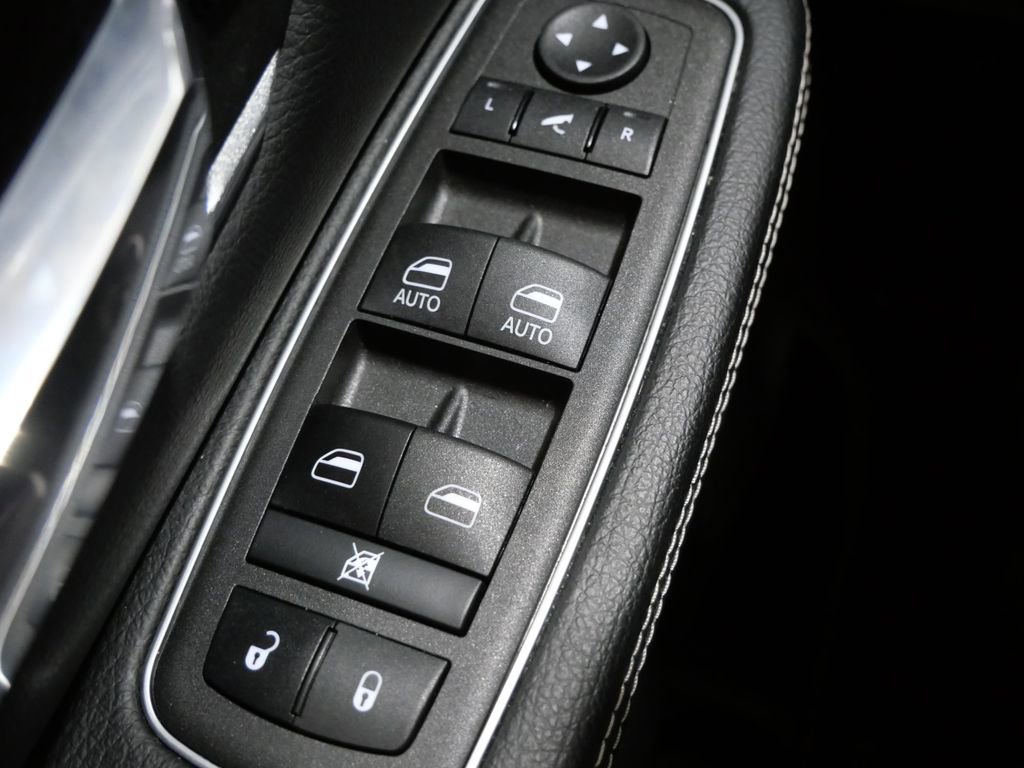 Used 2023 RAM 1500 Laramie image 13