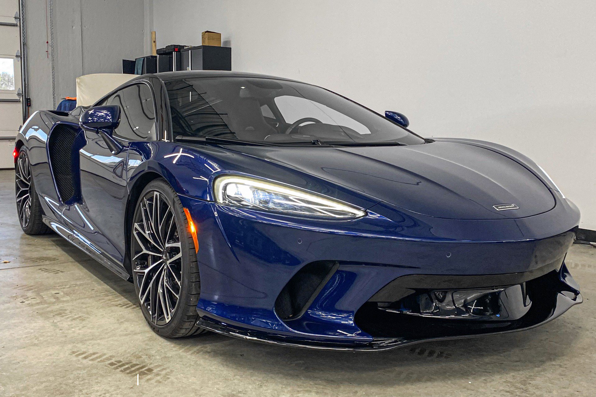 Used 2022 McLaren GT image 3