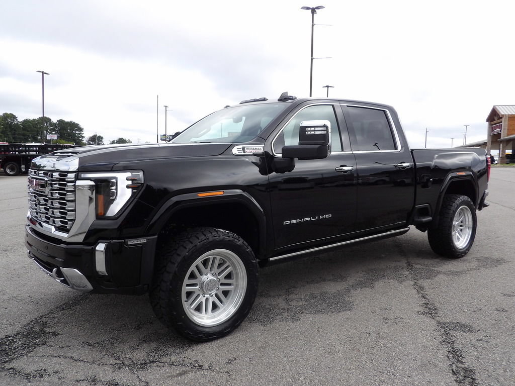Used 2025 GMC Sierra 3500 Denali w/ Denali Reserve Package AWD/4WD image 3
