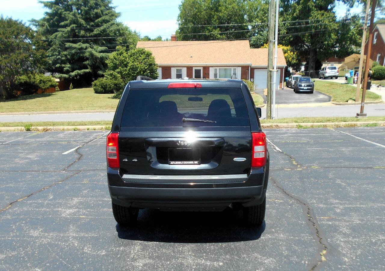 Used 2011 Jeep Patriot Latitude AWD/4WD image 7