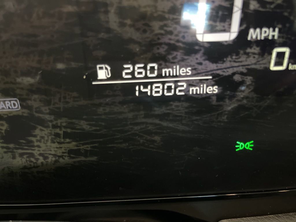 Used 2025 Nissan Kicks SV image 2