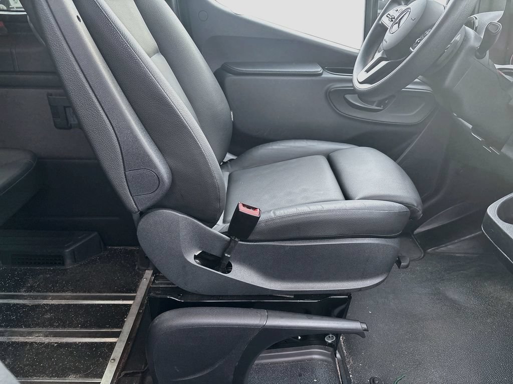 Used 2023 Mercedes-Benz Sprinter 3500 image 35
