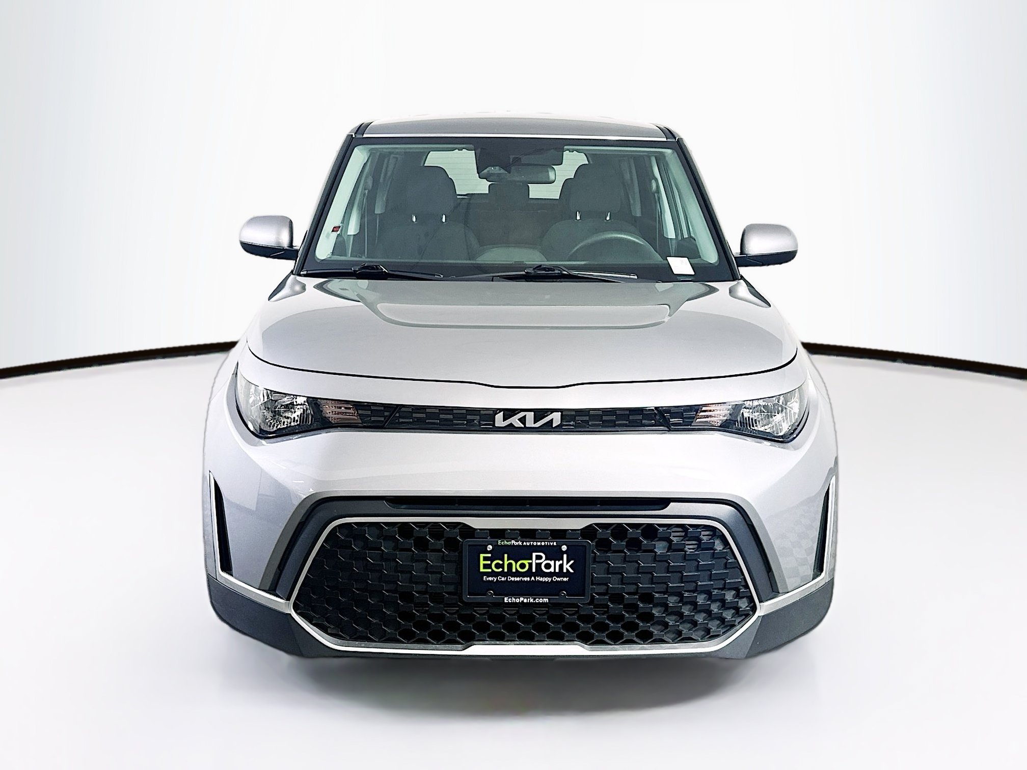 Used 2025 Kia Soul LX w/ LX Technology Package FWD image 2