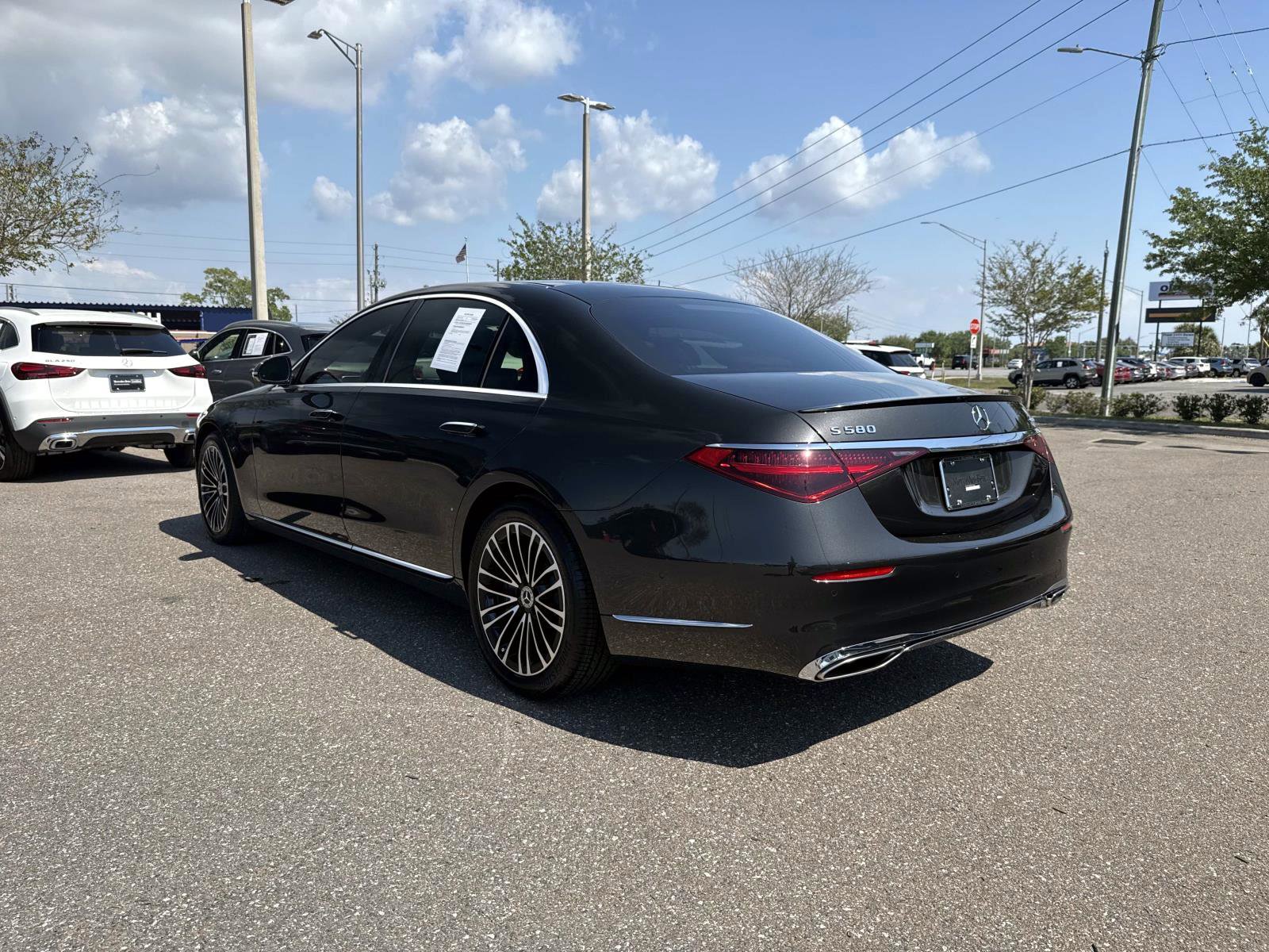 Used 2024 Mercedes-Benz S 580 4MATIC Sedan image 3