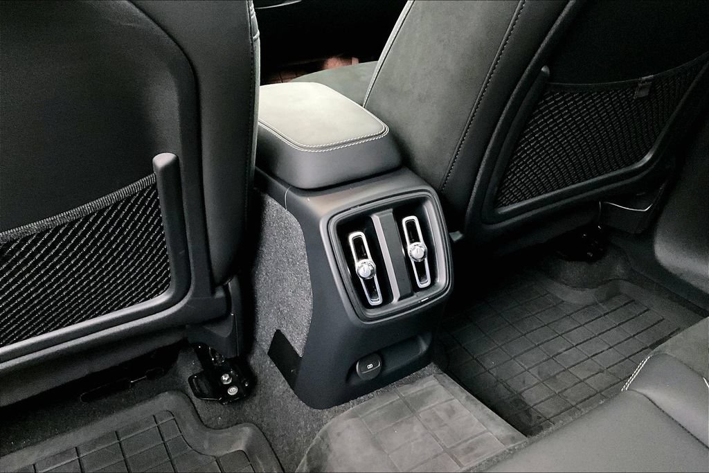 Certified 2023 Volvo XC40 Recharge Plus AWD/4WD image 31