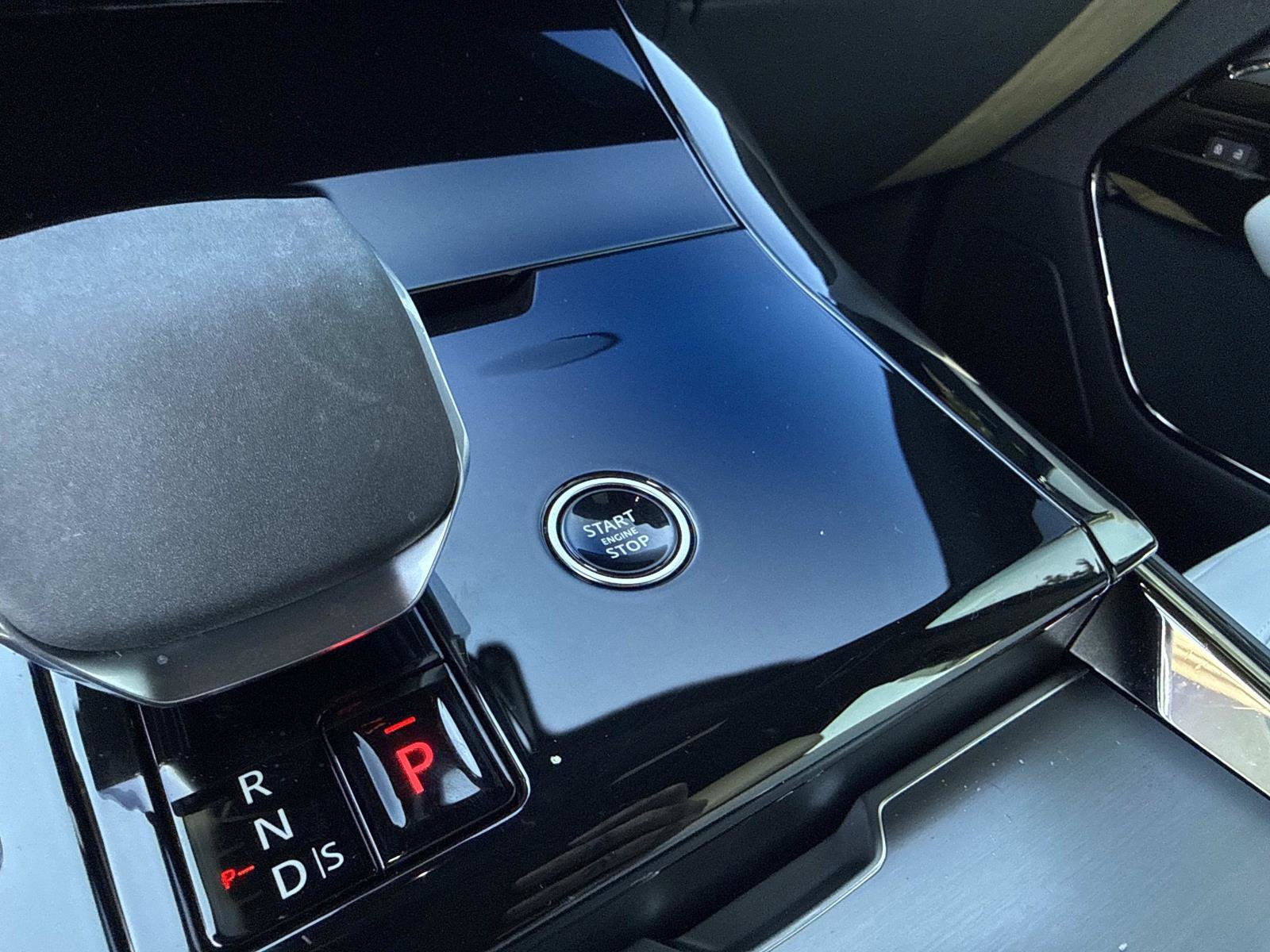 Used 2025 Land Rover Range Rover Sport S image 29