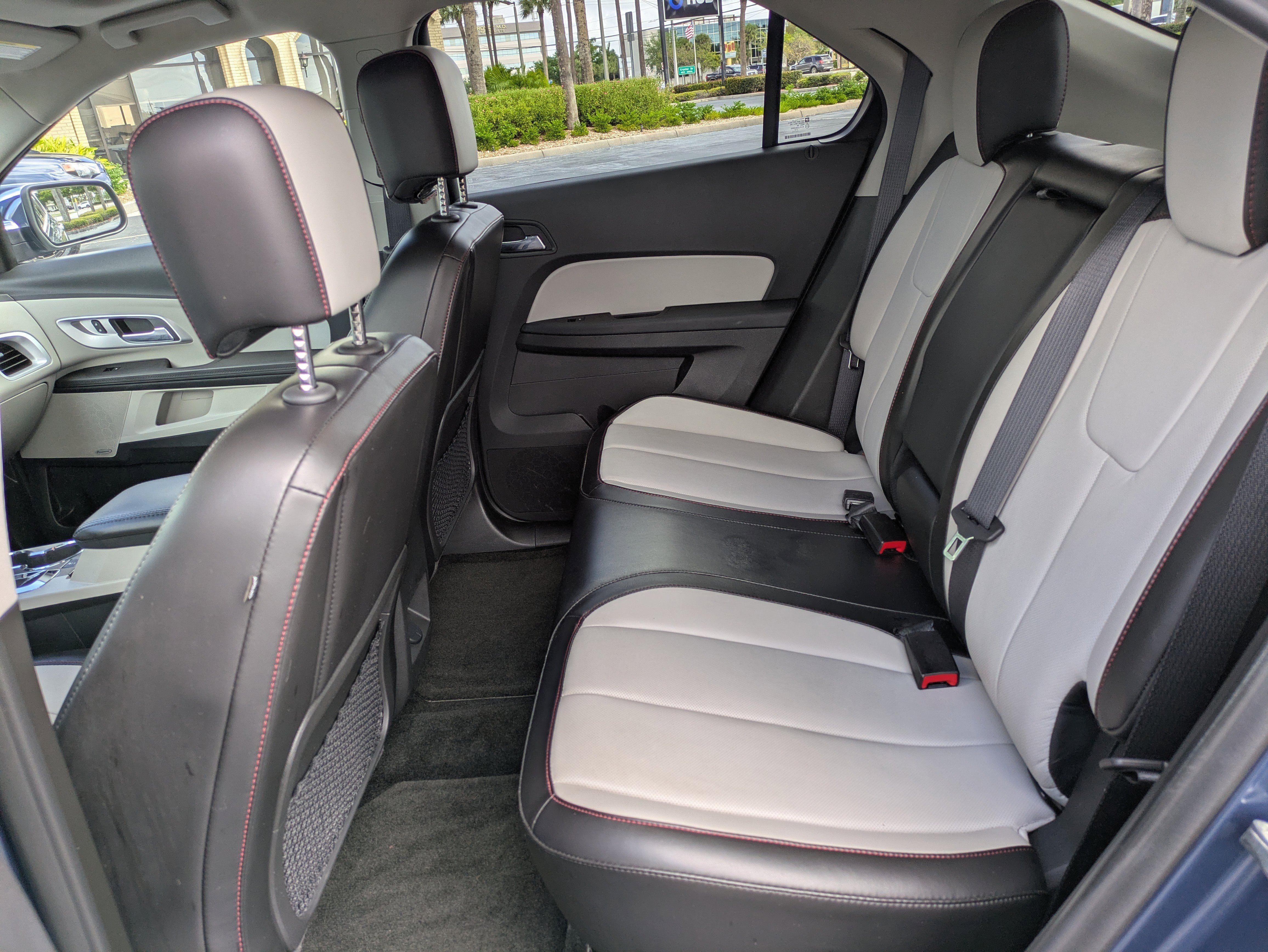 Used 2017 Chevrolet Equinox Premier w/ Enhanced Convenience Package FWD image 13
