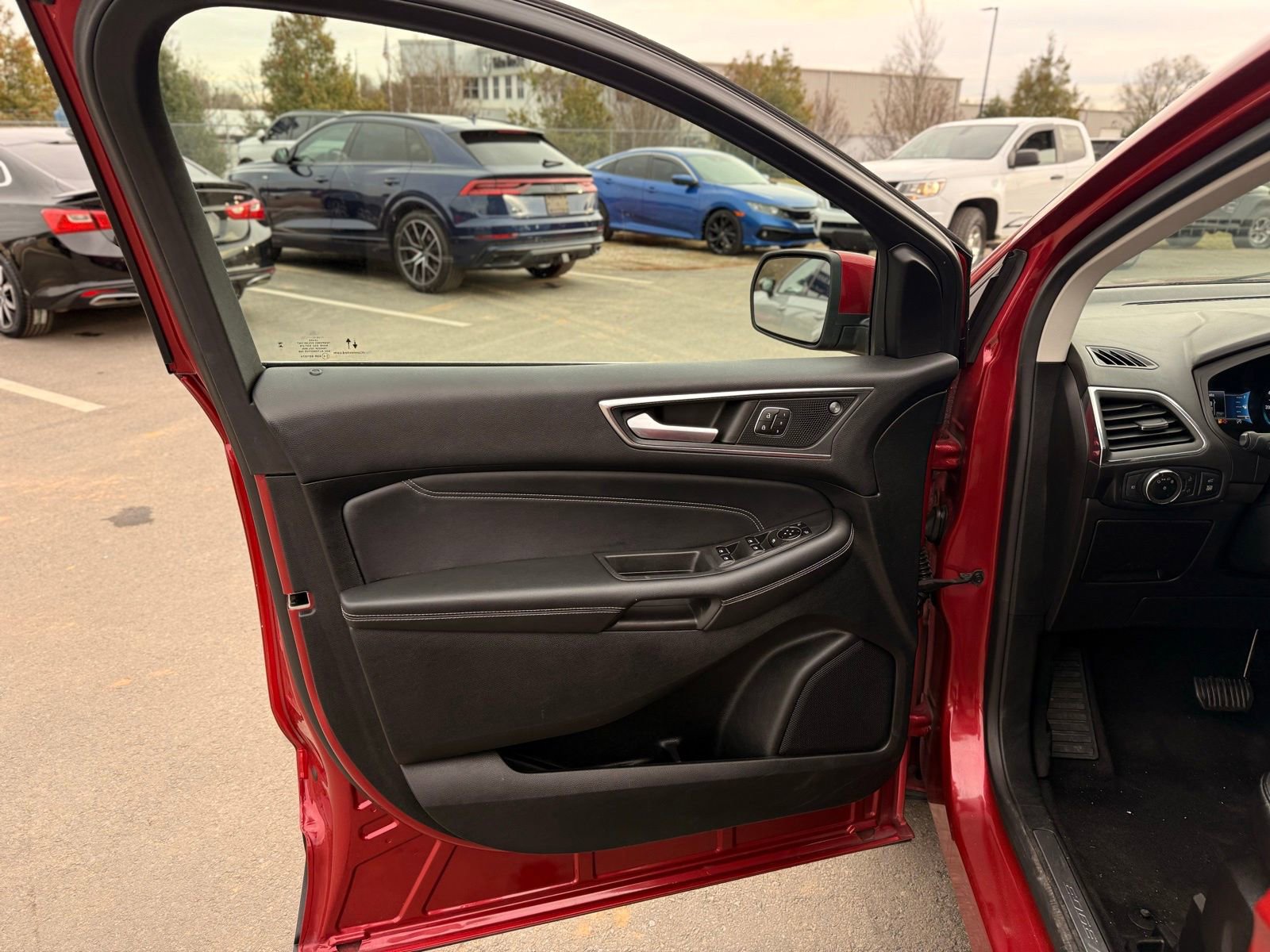 Used 2023 Ford Edge Titanium image 11