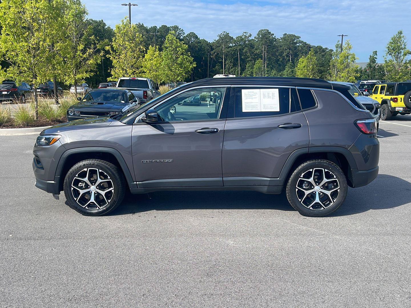 Used 2024 Jeep Compass Limited AWD/4WD image 4