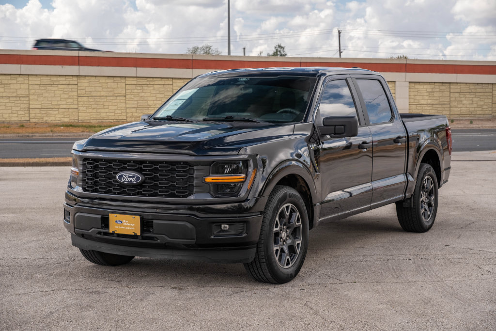 Certified 2025 Ford F150 STX w/ Equipment Group 200A RWD image 4