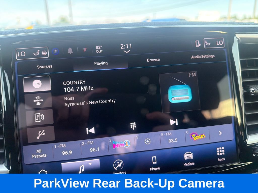 Used 2025 Chrysler Pacifica Select FWD image 15