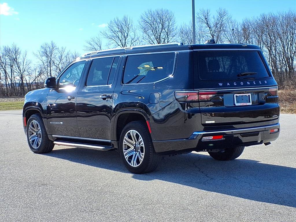 Used 2024 Jeep Wagoneer L Series II w/ Flexible Seating Group image 29