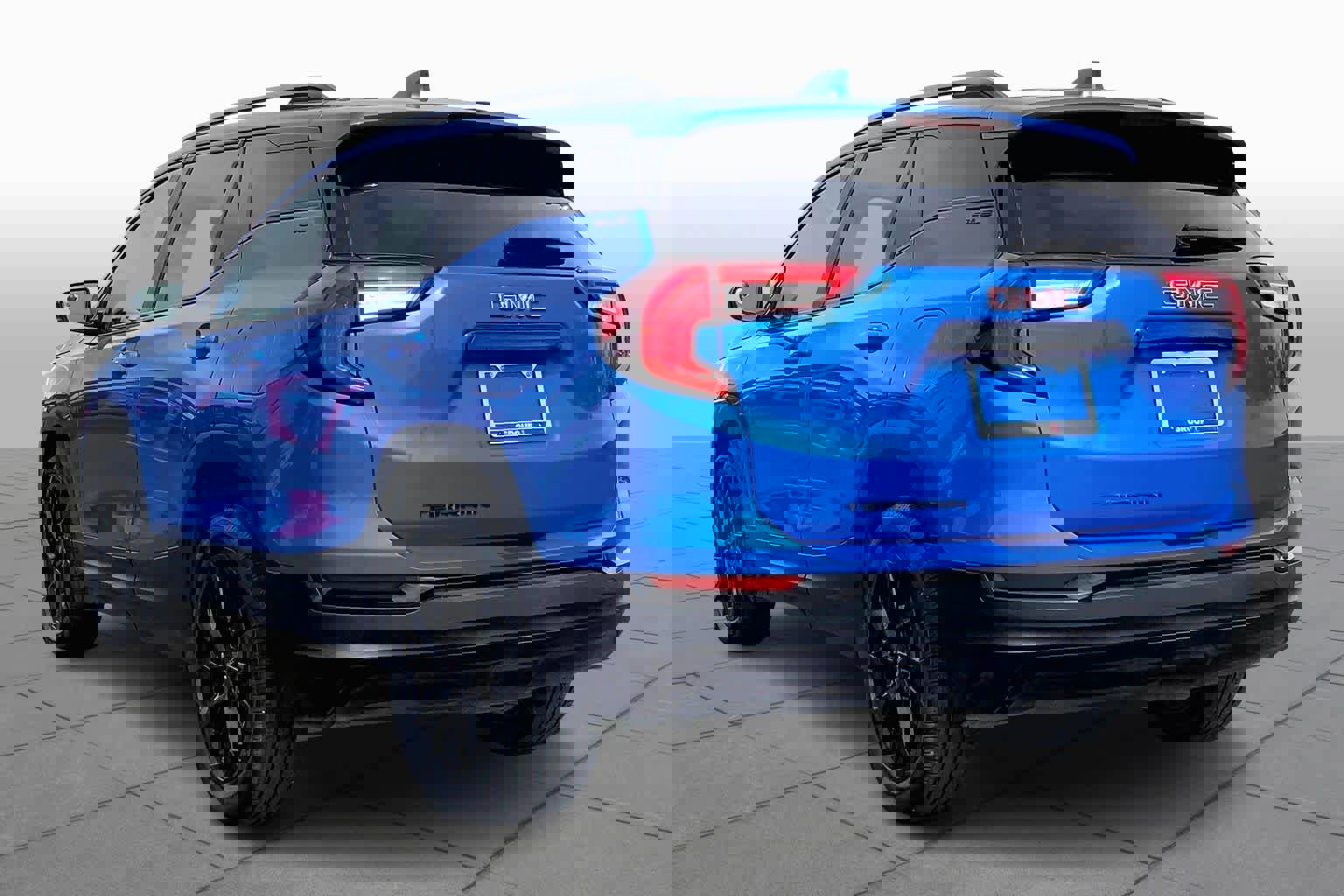 Used 2024 GMC Terrain SLE w/ Elevation Edition image 12