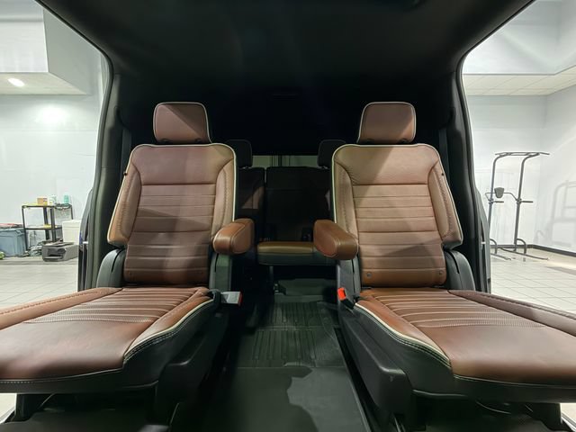 Used 2024 GMC Yukon XL Denali Ultimate AWD/4WD image 30