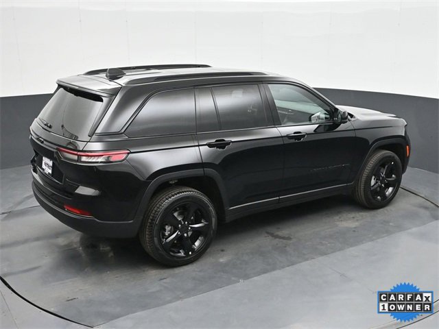 Used 2025 Jeep Grand Cherokee Limited w/ Luxury Tech Group II image 29