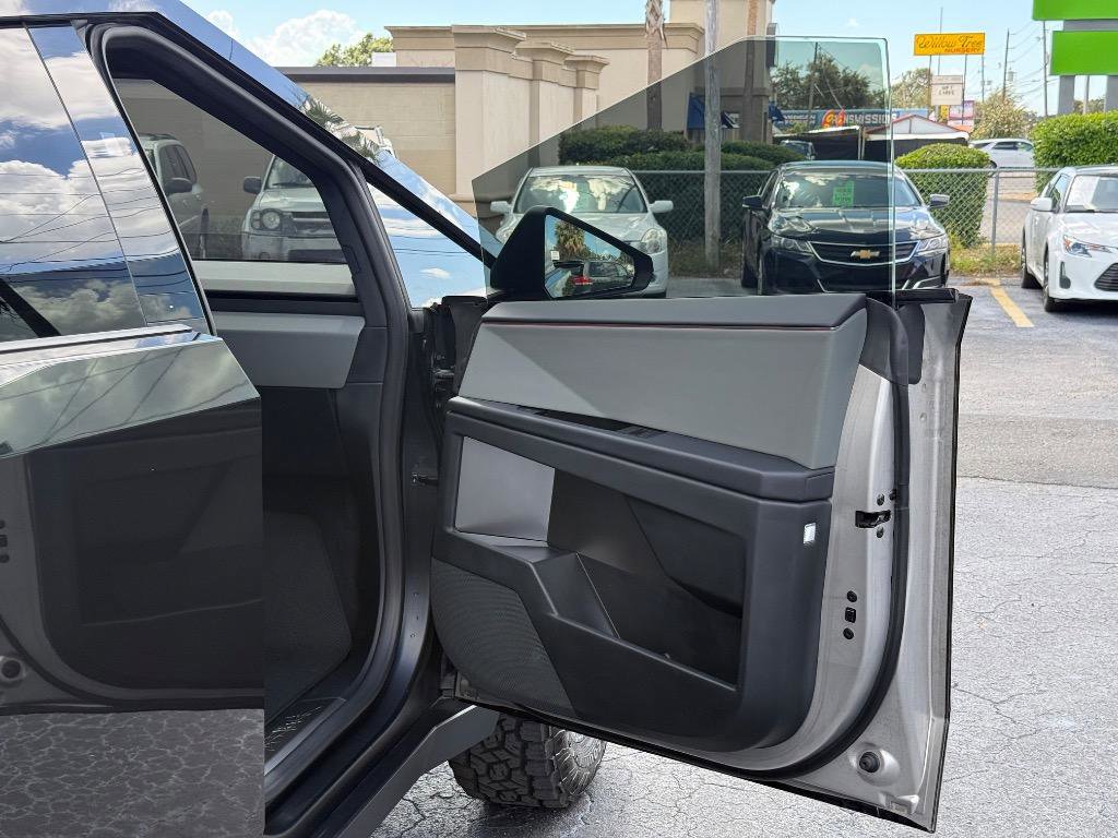 Used 2024 Tesla Cybertruck AWD Crew Cab image 14