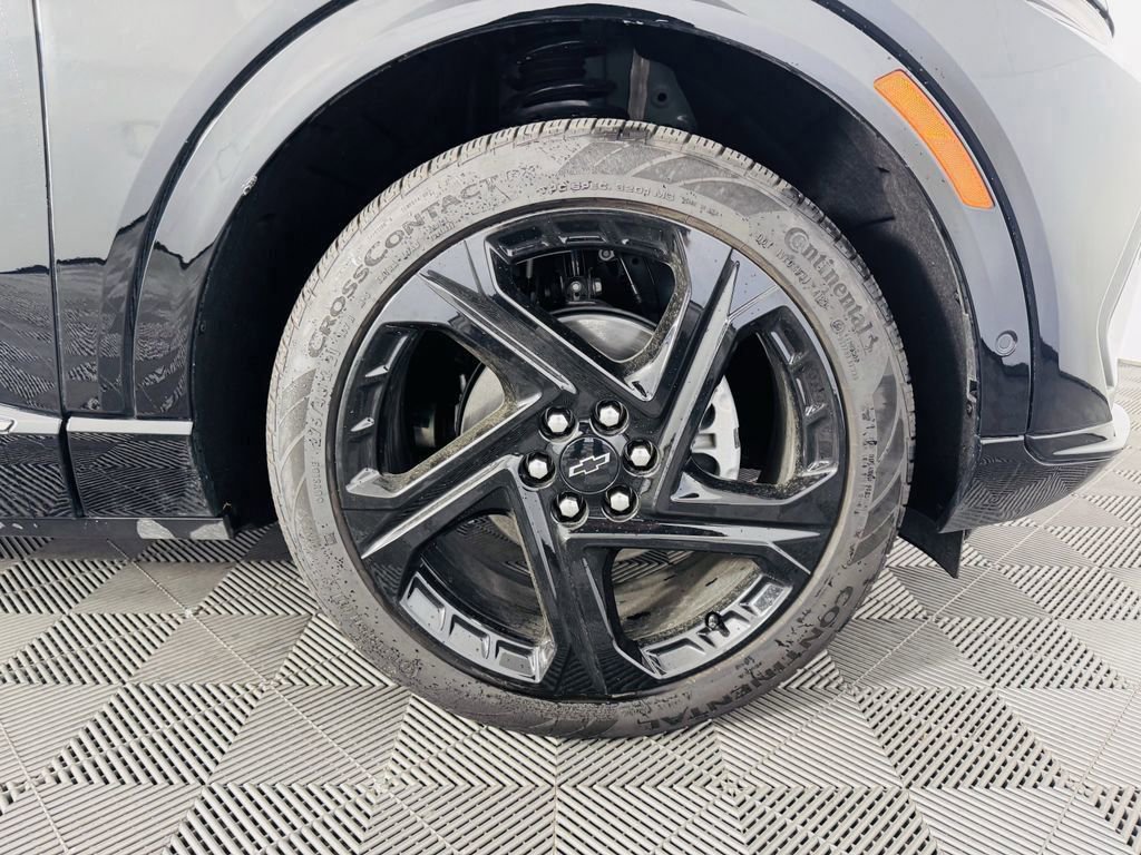 Used 2024 Chevrolet Equinox EV RS image 28