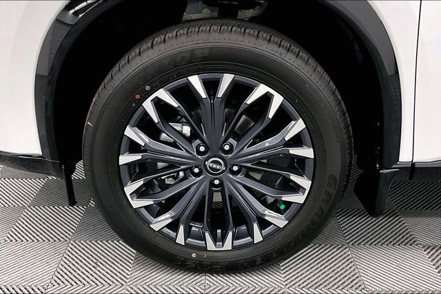 New 2025 Nissan Rogue Platinum image 12