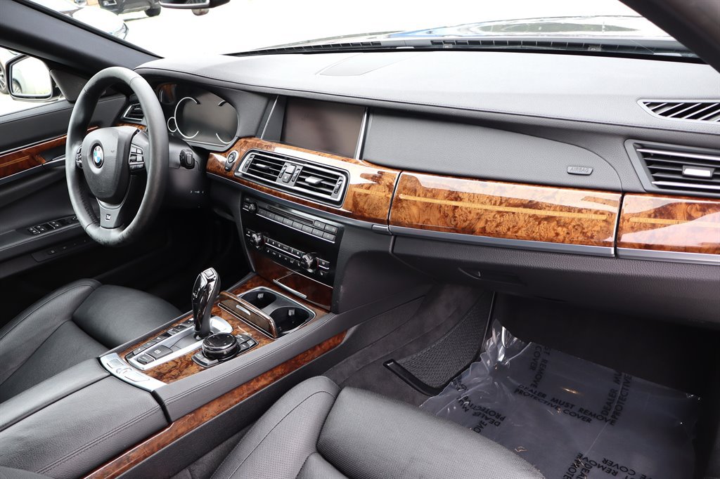 Used 2015 BMW 740Li xDrive AWD/4WD image 17
