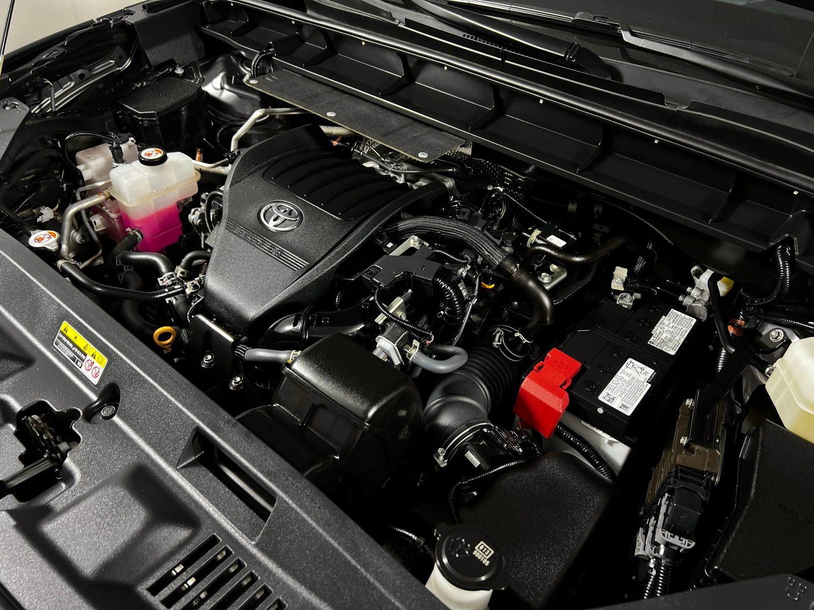 Certified 2023 Toyota Highlander LE image 11