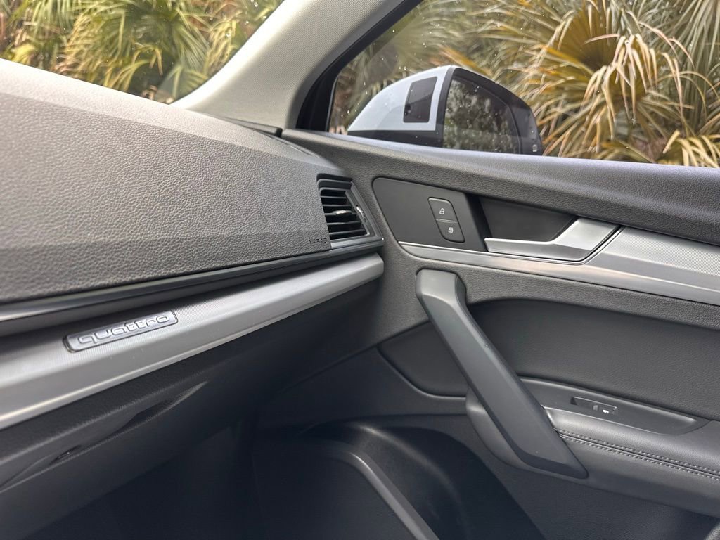 Used 2019 Audi Q5 2.0T Premium Plus w/ Premium Plus Package image 9