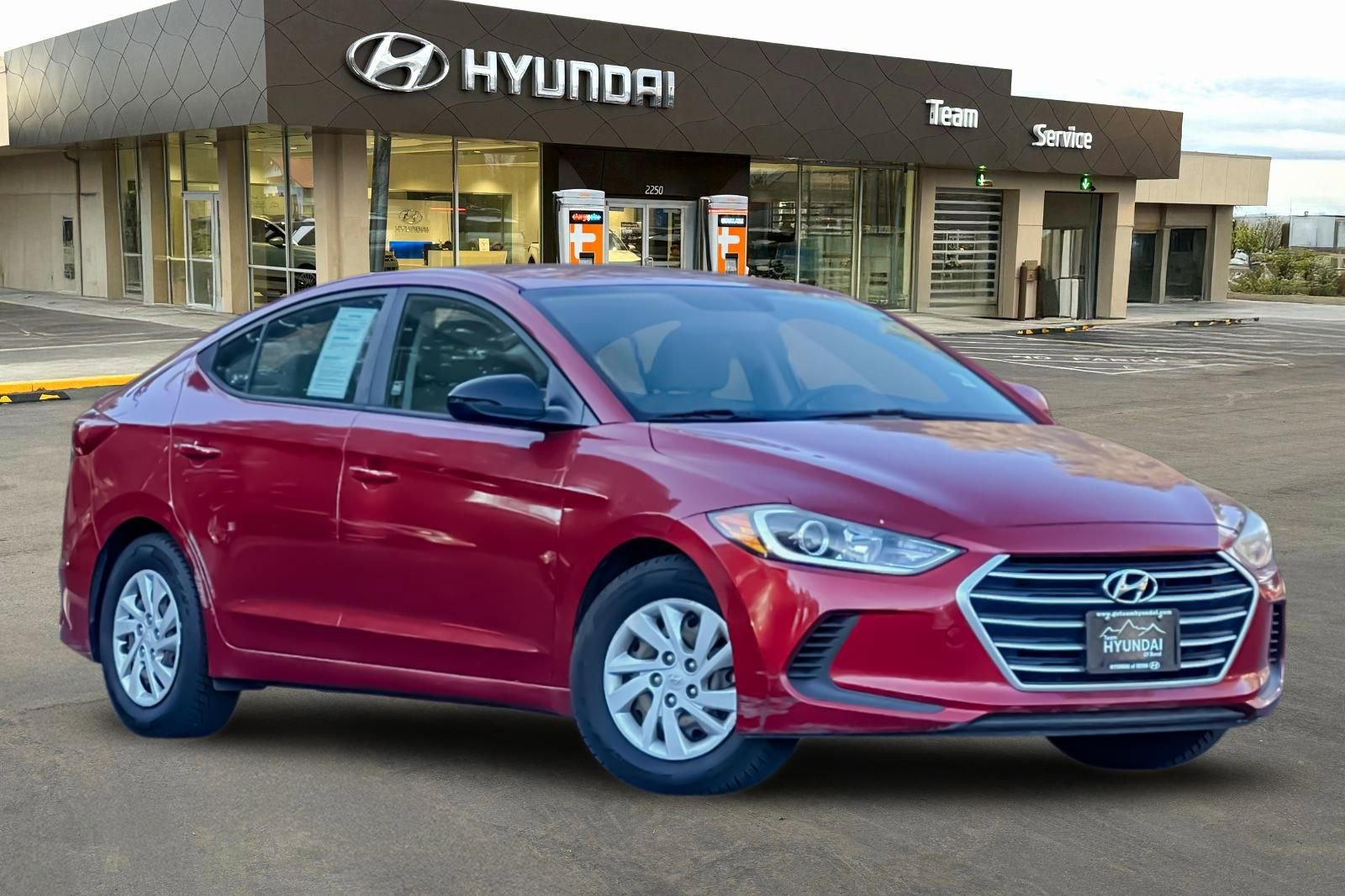 Used 2017 Hyundai Elantra SE image 2