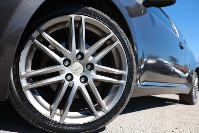 Used 2013 Scion tC FWD image 32