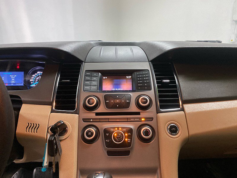 Used 2017 Ford Taurus SE image 28