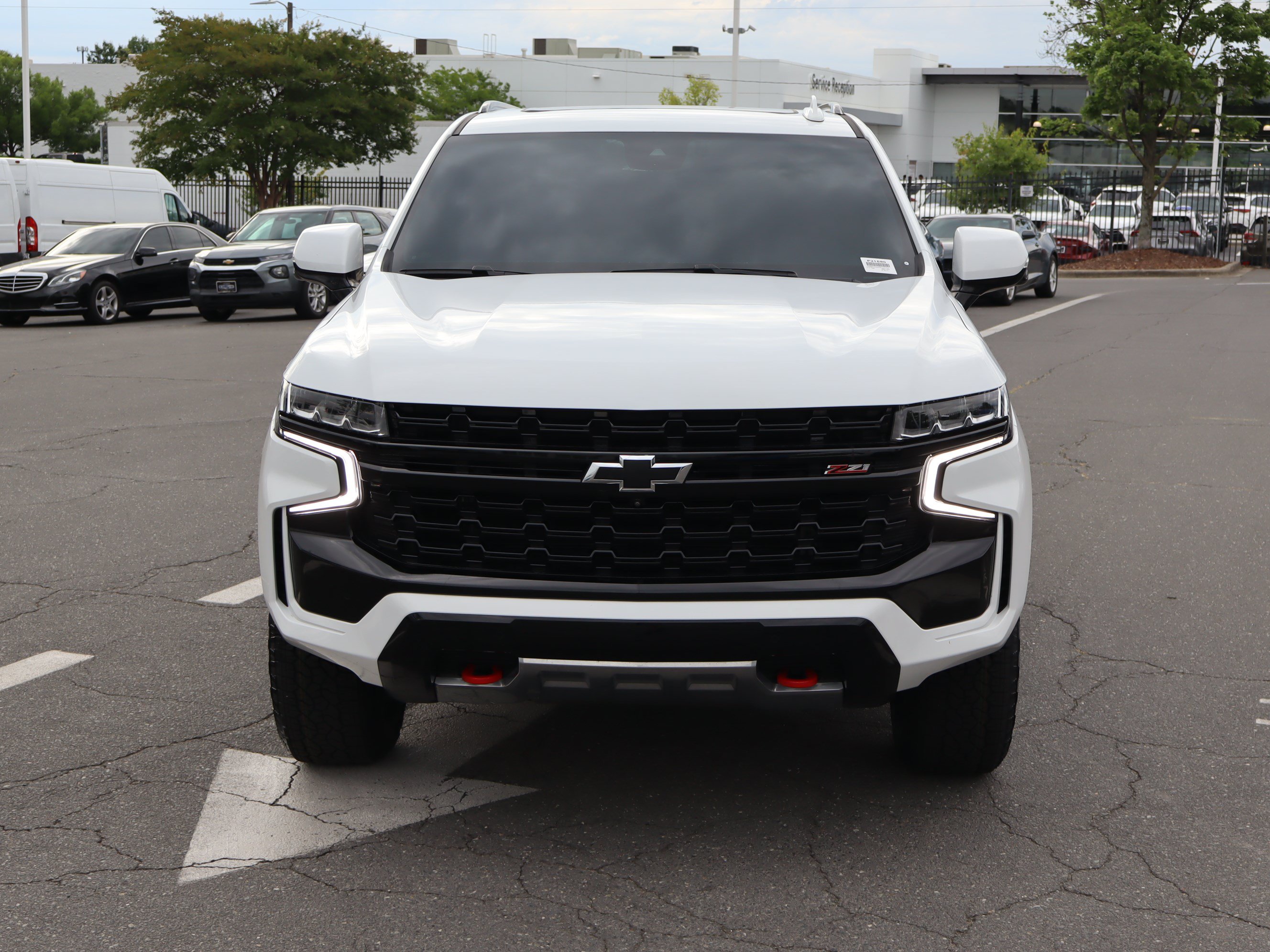 Used 2023 Chevrolet Tahoe Z71 w/ Luxury Package AWD/4WD image 3