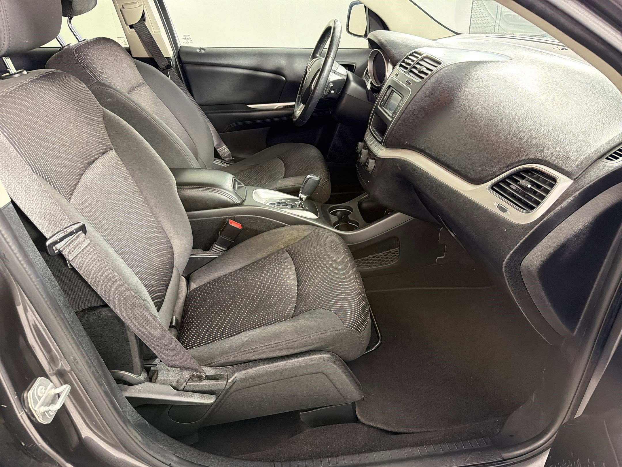 Used 2017 Dodge Journey SXT w/ Chrome Appearance Group FWD image 28