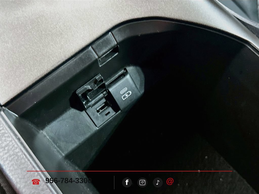 Used 2024 Toyota Camry SE AWD/4WD image 16