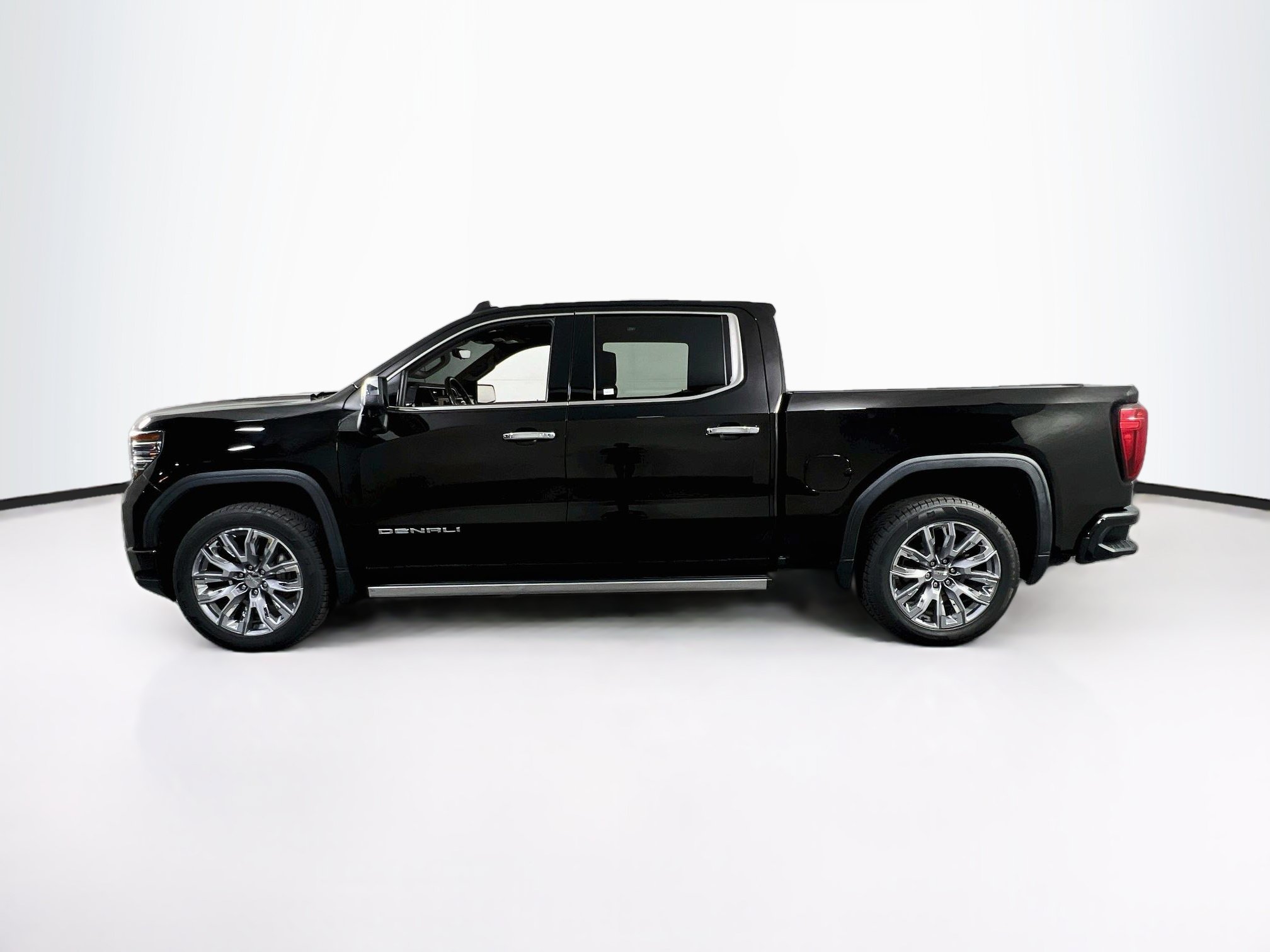 Used 2023 GMC Sierra 1500 Denali w/ Denali Reserve Package AWD/4WD image 8