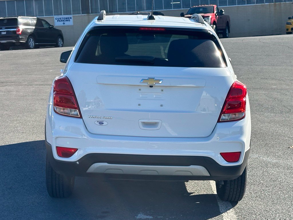 Used 2022 Chevrolet Trax LT w/ LT Convenience Package AWD/4WD image 8