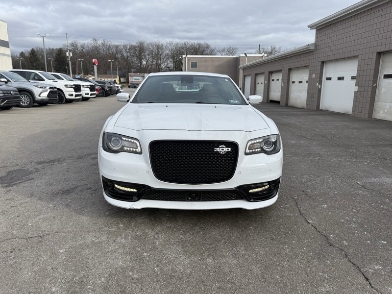 Used 2023 Chrysler 300 C image 2