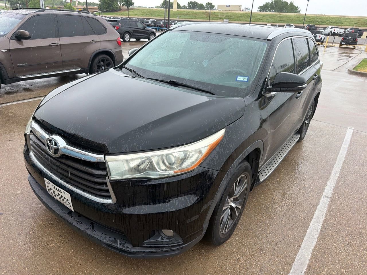 Used 2016 Toyota Highlander XLE image 1