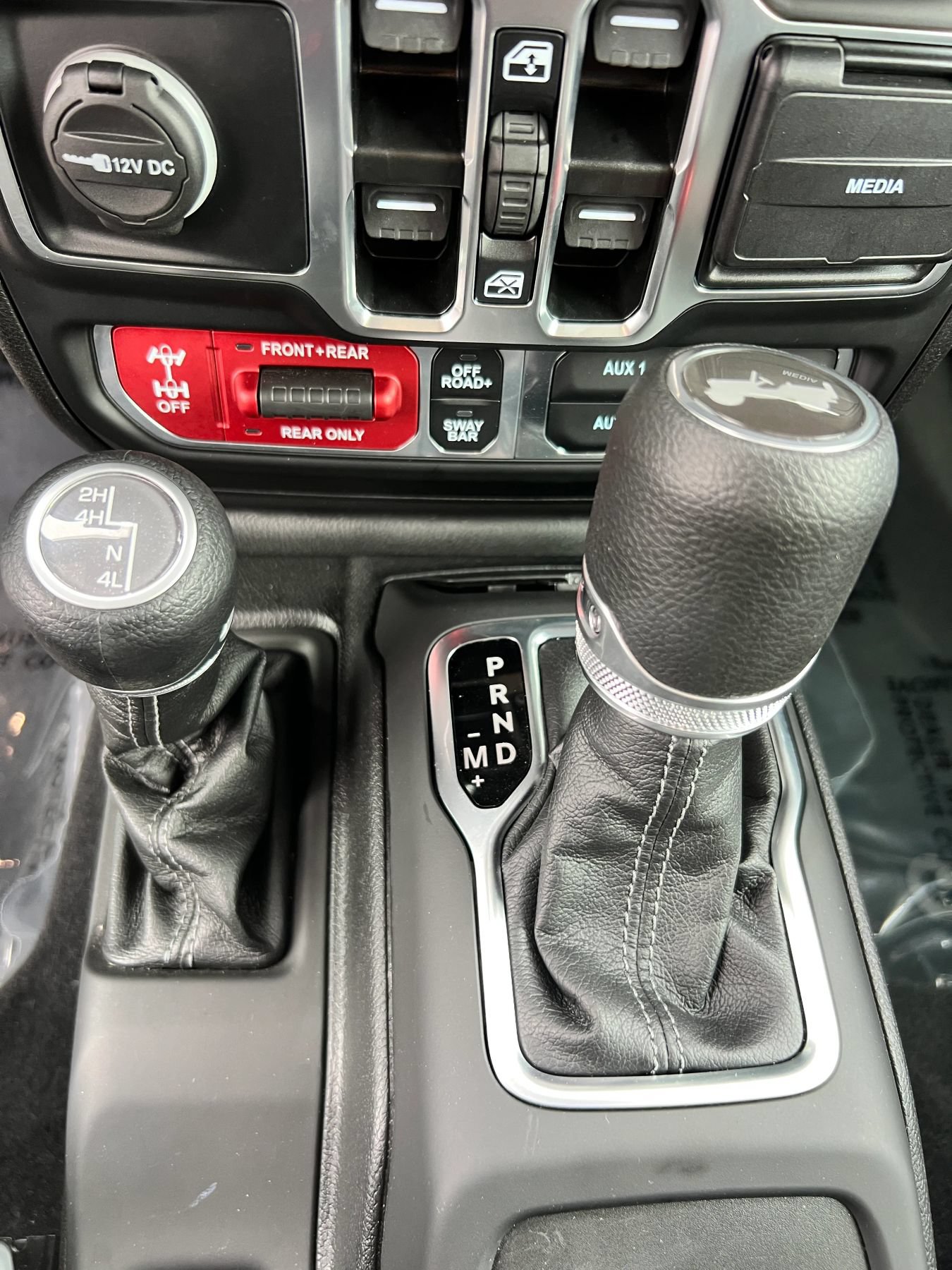 Used 2025 Jeep Wrangler Unlimited Rubicon AWD/4WD image 17