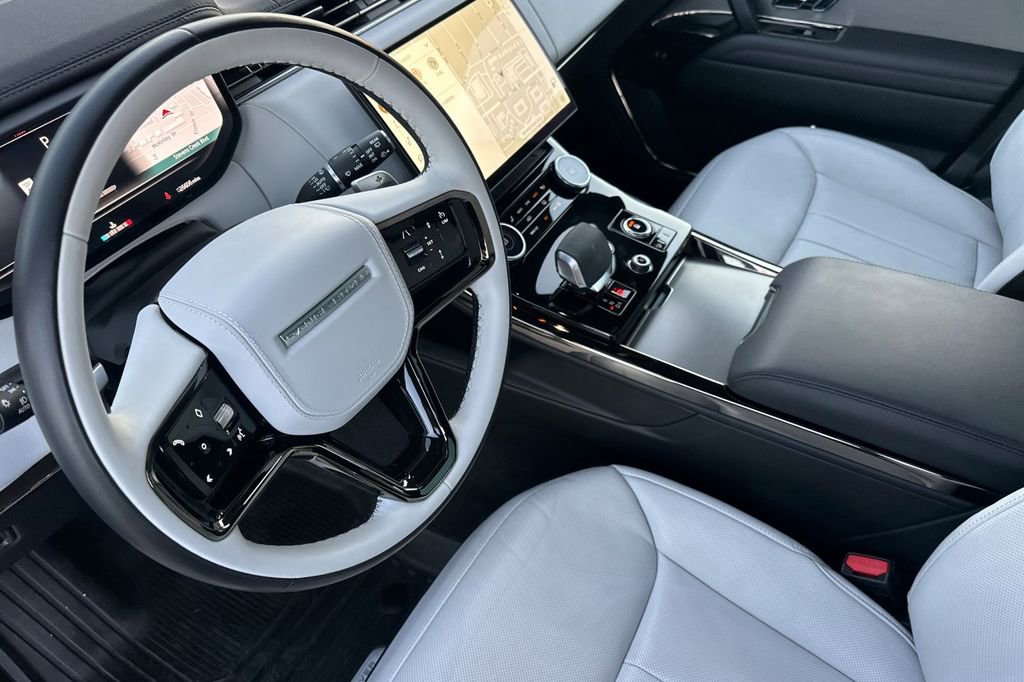 Used 2023 Land Rover Range Rover Sport SE Dynamic image 9