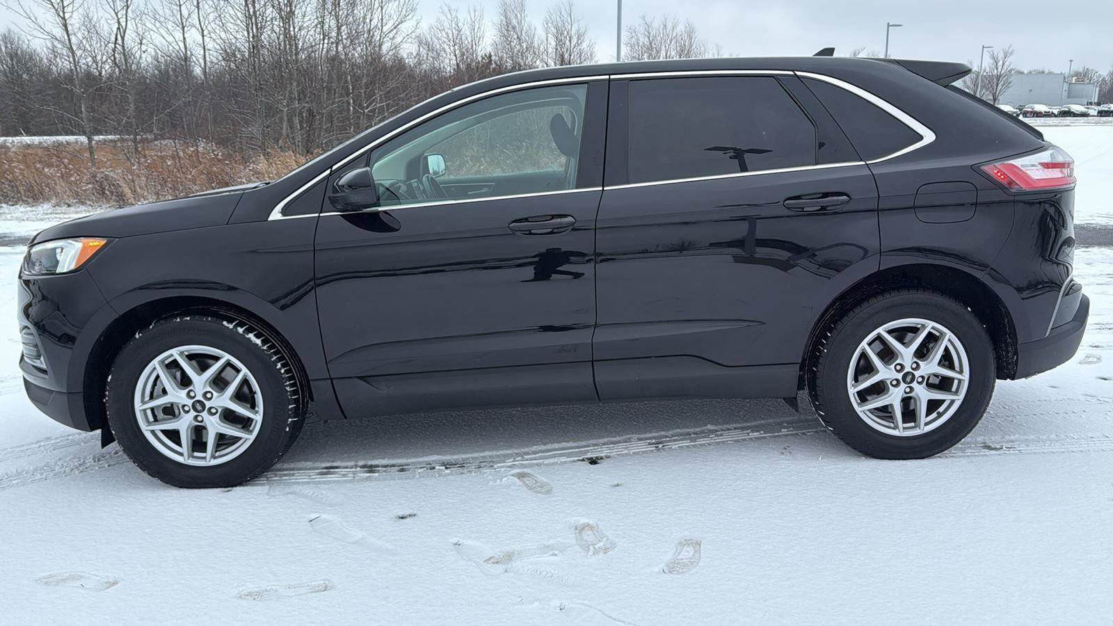 Used 2023 Ford Edge SEL image 12