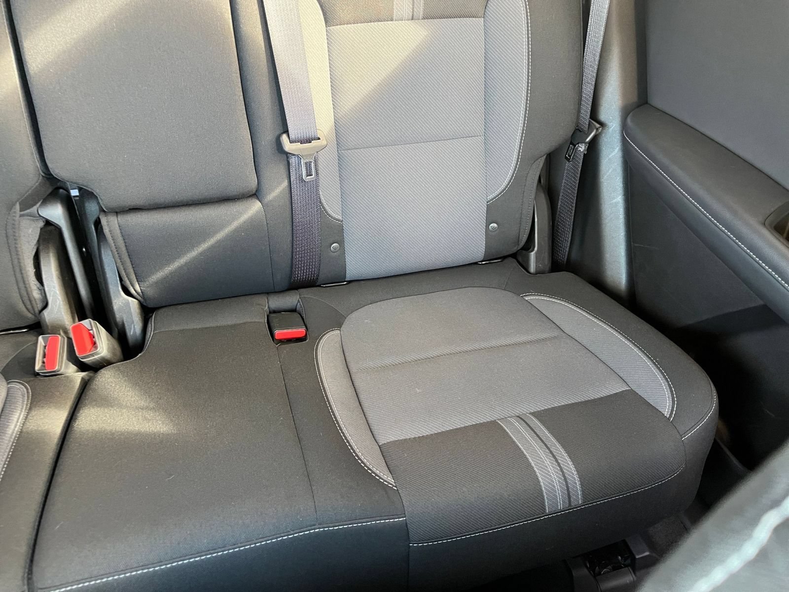 Used 2025 Chevrolet Blazer LT FWD image 37