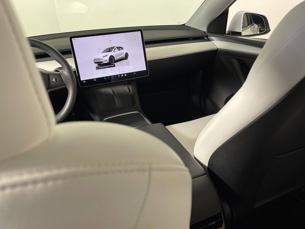 Used 2023 Tesla Model Y Long Range image 17